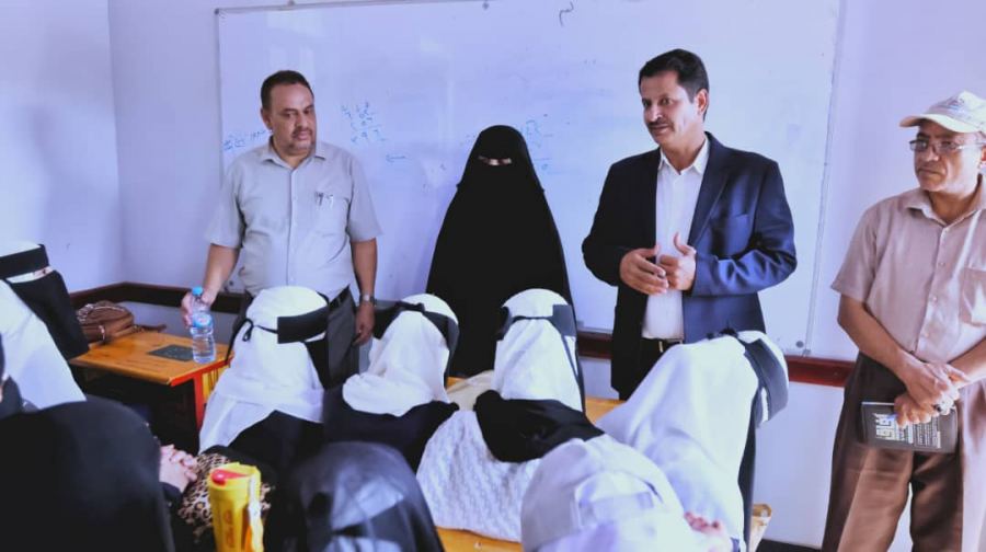 نائب وزير التربية يدشن العام الدراسي الجديد بمدارس محافظة مارب